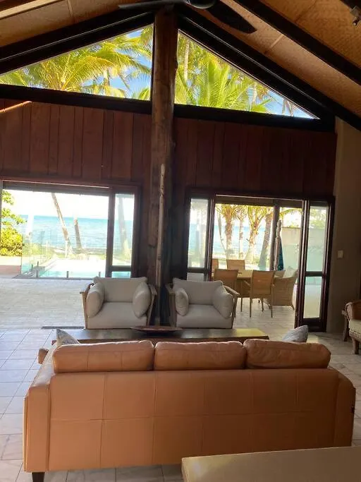 Bala Beach House On Absolute Beachfront Newell Beach